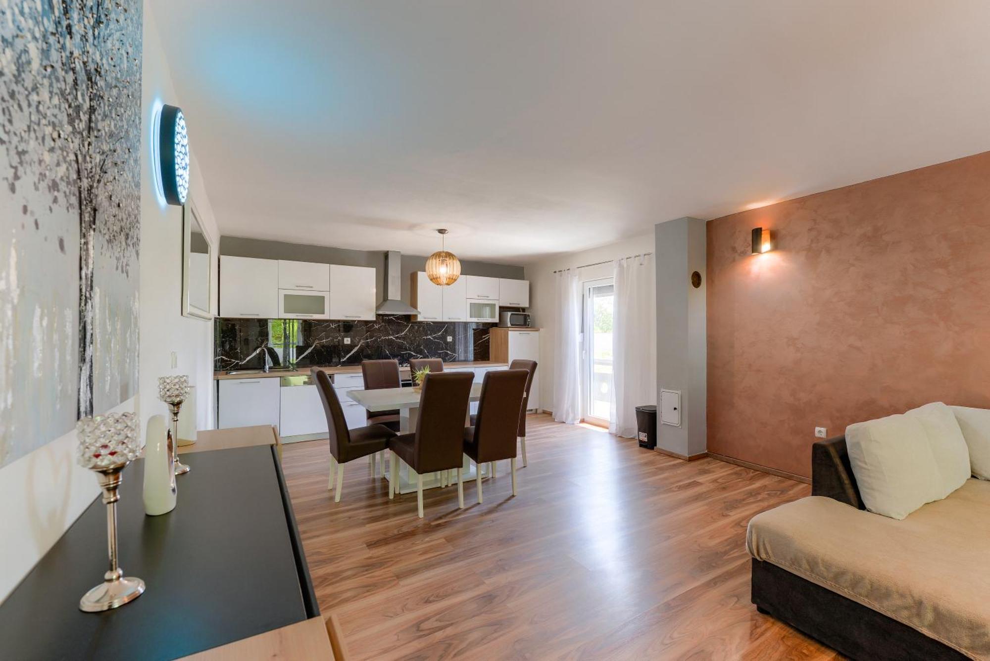 Villa Luka Donje Rastane Ngoại thất bức ảnh